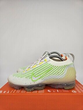 Nike Women's Air VaporMax 2021 Flyknit Feel Love Shoes Size 6